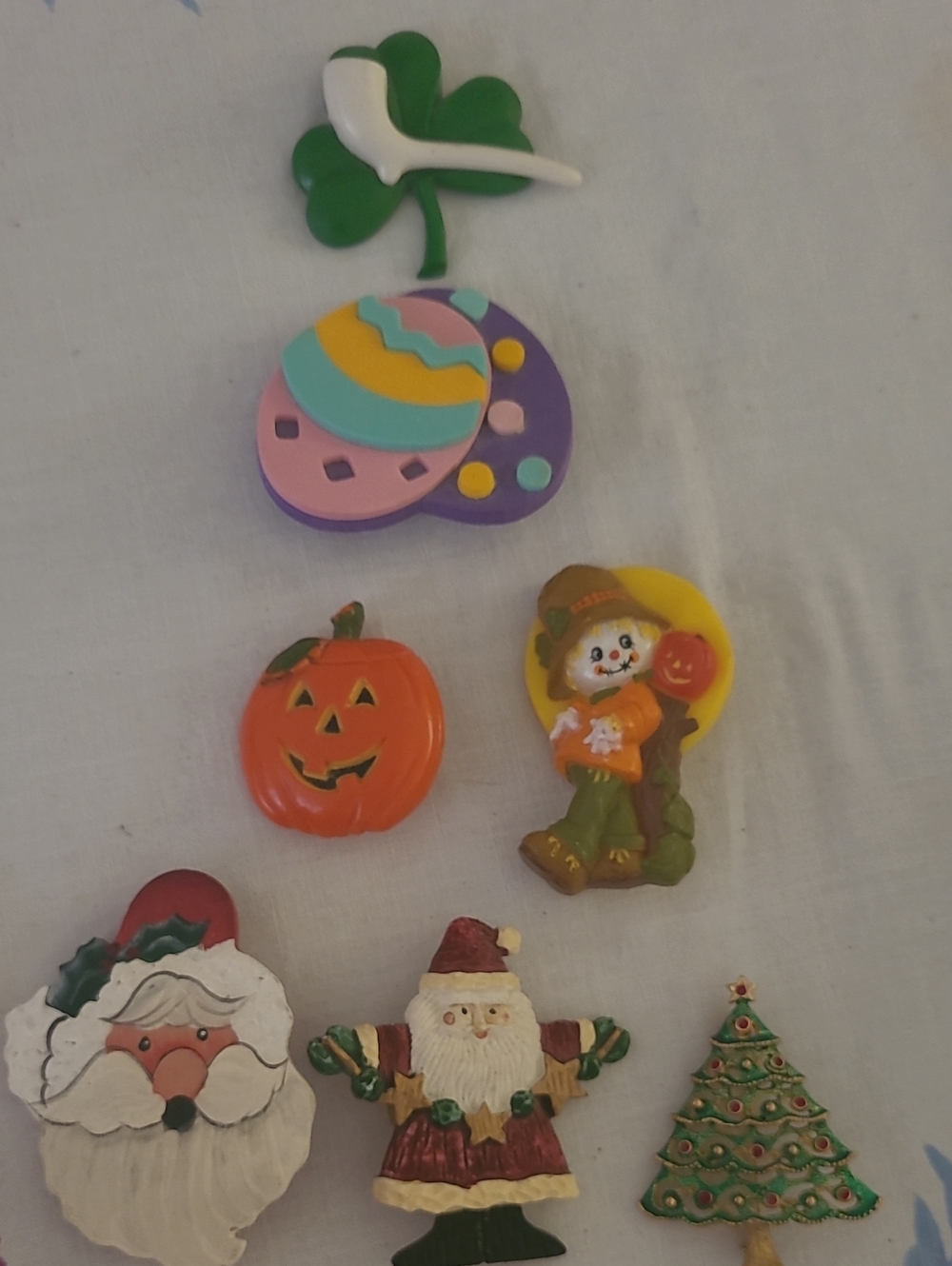 7 Holiday Pins
